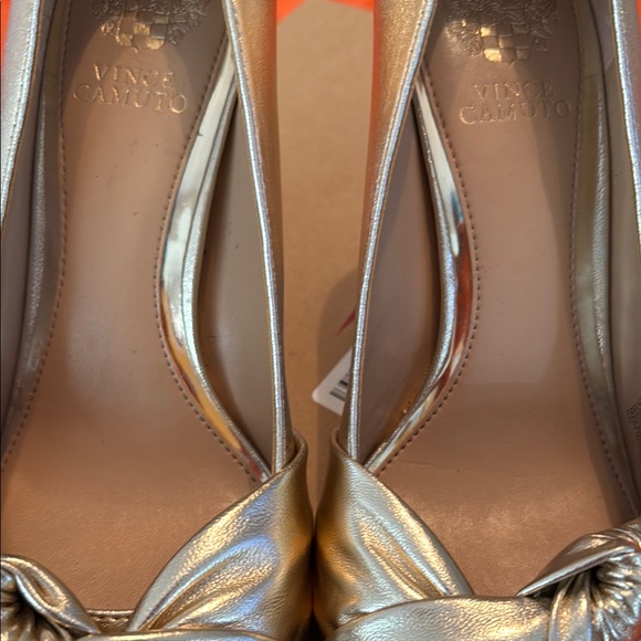 Vince Camuto Gold Heels with Bow Detail - Picture 13 of 16